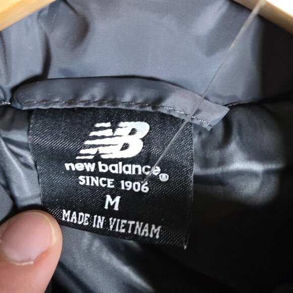 New Balance Puffer Tech Vest Mens Size Medium Black Quilted Comfort Fit Full Zip - Picture 7 of 14